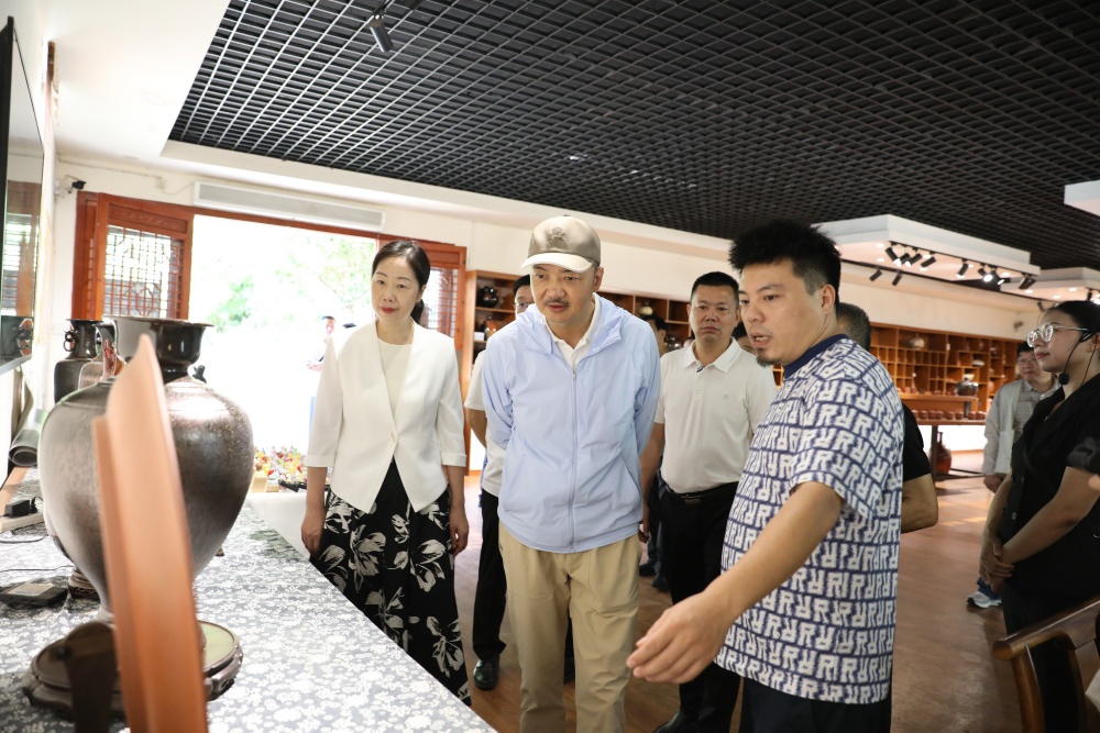 荣昌陶现代国际艺术中心成立